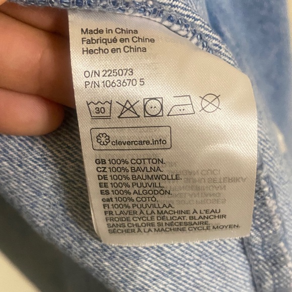 H&M oversized 100% Cotten Medium Blue Denim  Jacket - Picture 3 of 4